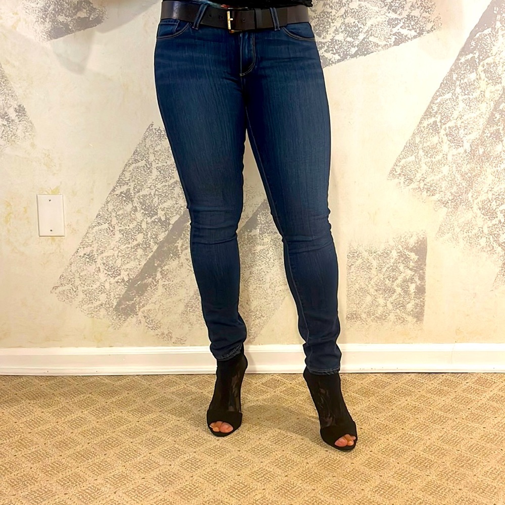 SALE! PAIGE JEANS Straight fit. Fits hips 39-41